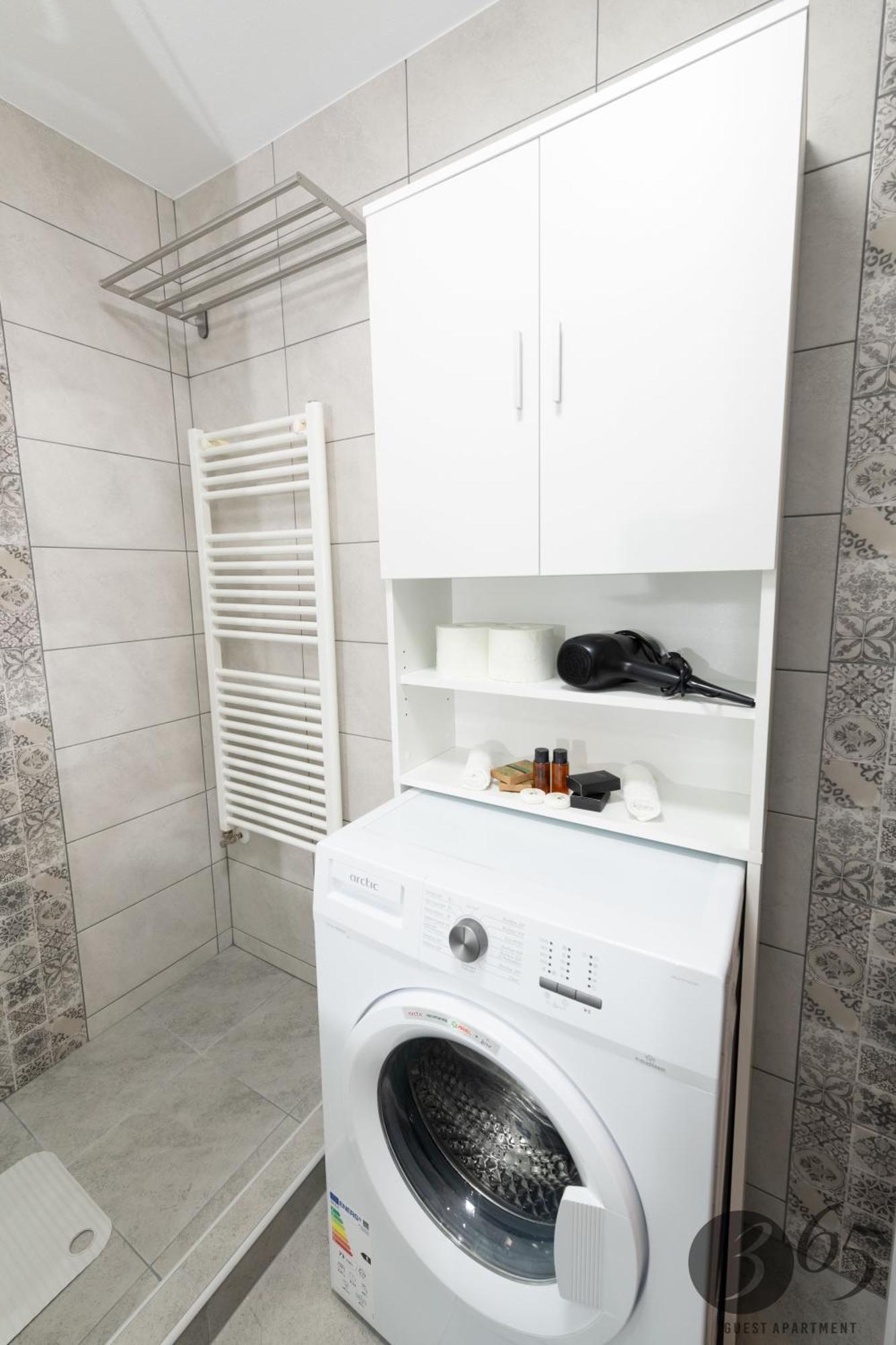 365 Guest Apartment Хунедоара Экстерьер фото